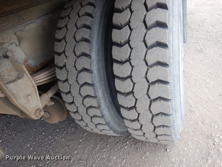 image for item FK9385 2006 Peterbilt 335  box truck