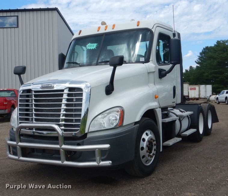 image for item FK9386 2012 Freightliner Cascadia  semi truck