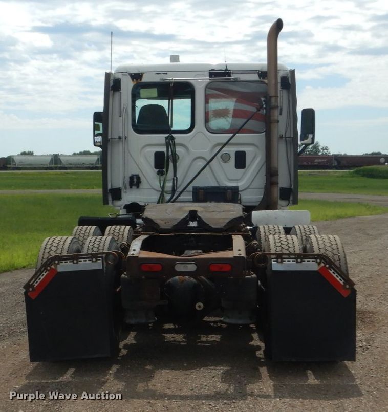 image for item FK9386 2012 Freightliner Cascadia  semi truck