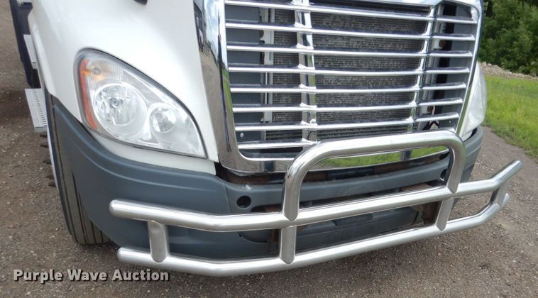 image for item FK9386 2012 Freightliner Cascadia  semi truck