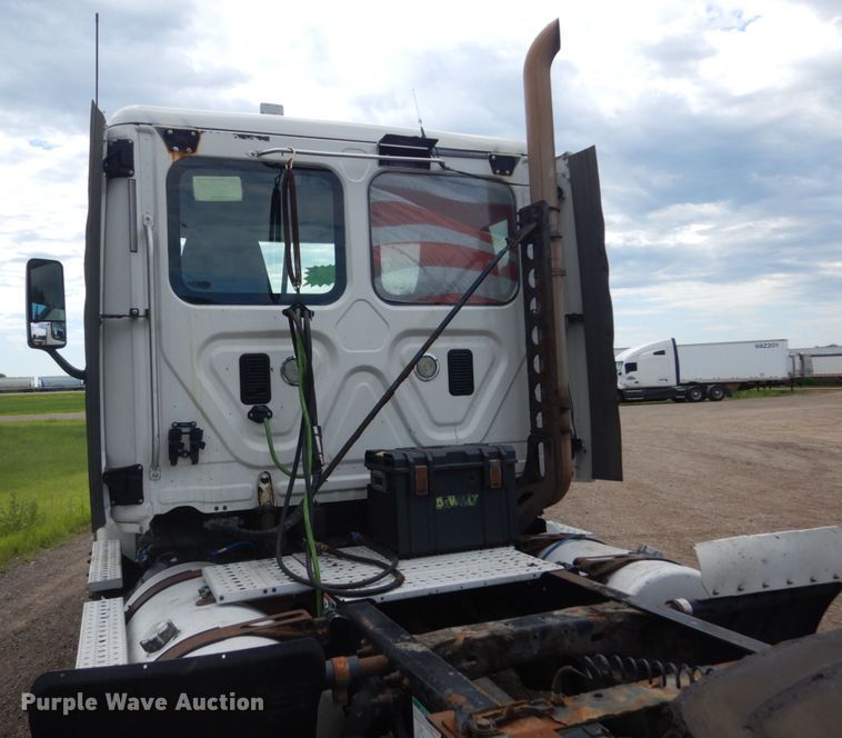 image for item FK9386 2012 Freightliner Cascadia  semi truck