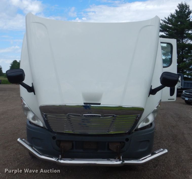 image for item FK9386 2012 Freightliner Cascadia  semi truck