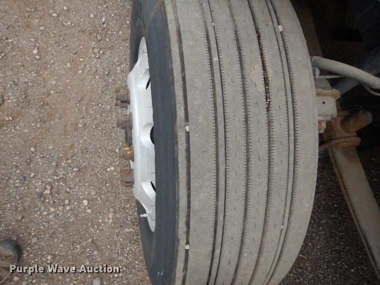 image for item FK9386 2012 Freightliner Cascadia  semi truck