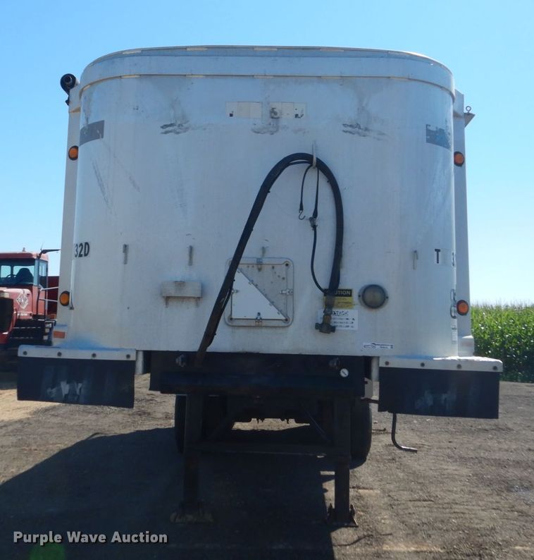 image for item FK9420 2002 Hillcrest Homes end dump trailer