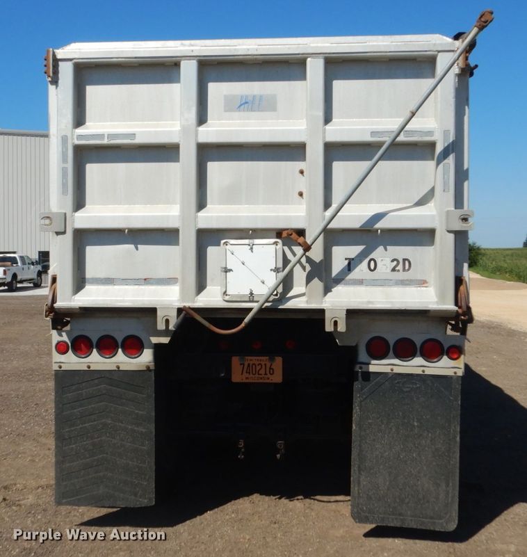 image for item FK9420 2002 Hillcrest Homes end dump trailer