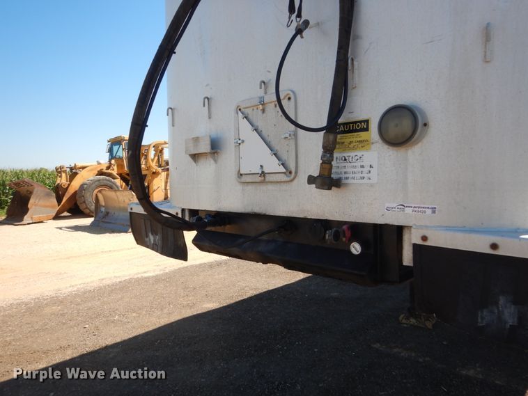 image for item FK9420 2002 Hillcrest Homes end dump trailer