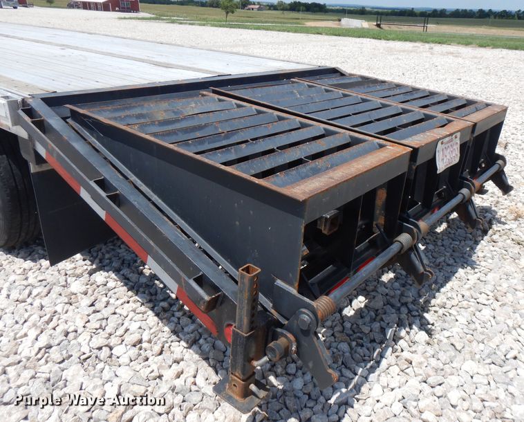 image for item FN9295 2004 Chaparral drop deck equipment trailer