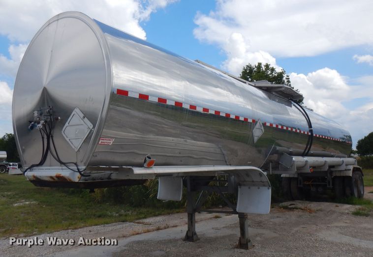 image for item FN9302 1987 Bar-Bel Fab Co. tank trailer