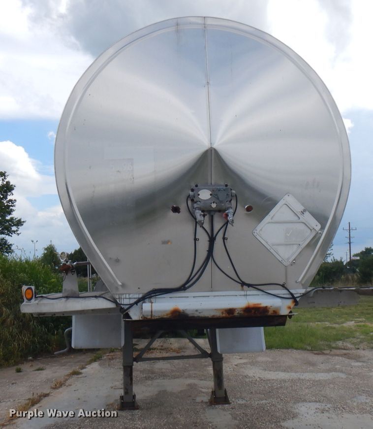 image for item FN9302 1987 Bar-Bel Fab Co. tank trailer