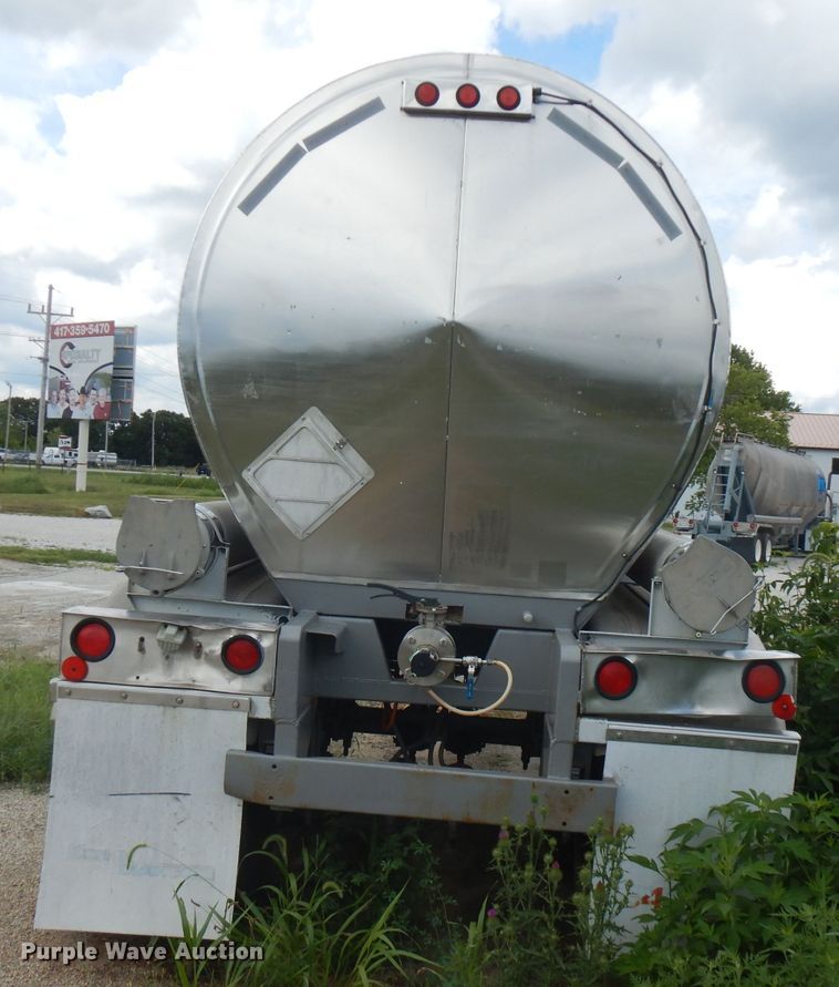 image for item FN9302 1987 Bar-Bel Fab Co. tank trailer