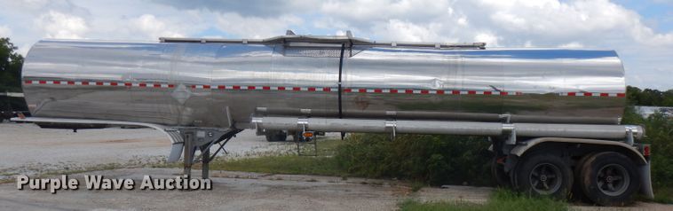 image for item FN9302 1987 Bar-Bel Fab Co. tank trailer