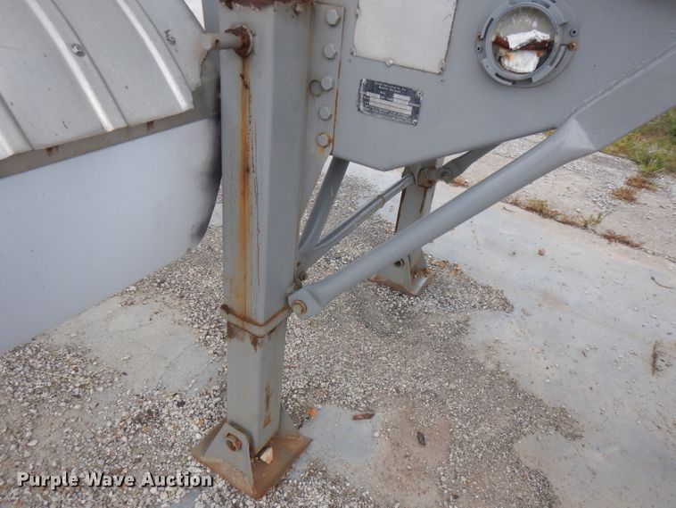 image for item FN9302 1987 Bar-Bel Fab Co. tank trailer