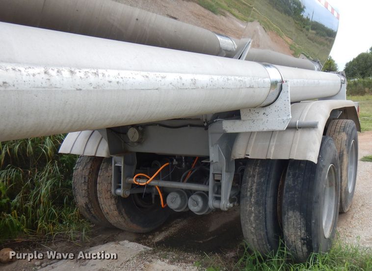 image for item FN9302 1987 Bar-Bel Fab Co. tank trailer