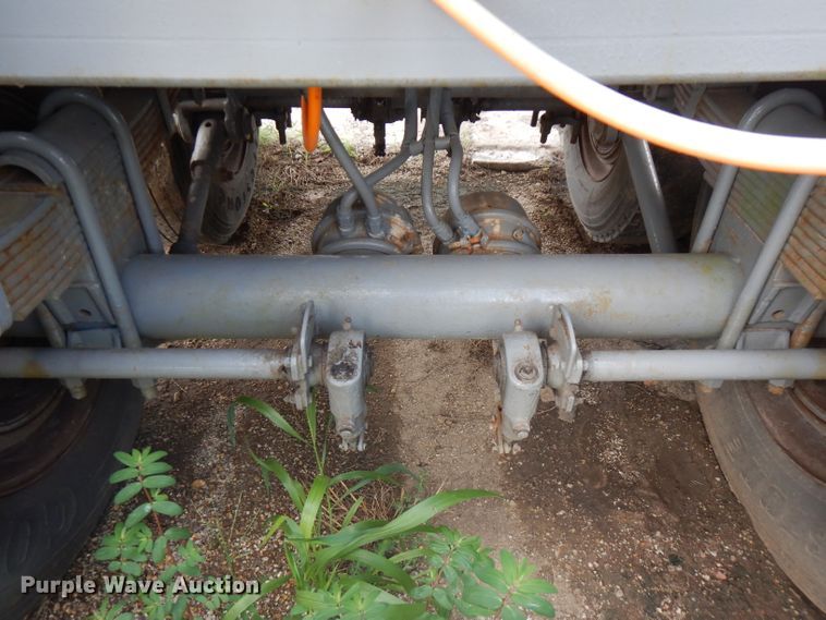 image for item FN9302 1987 Bar-Bel Fab Co. tank trailer