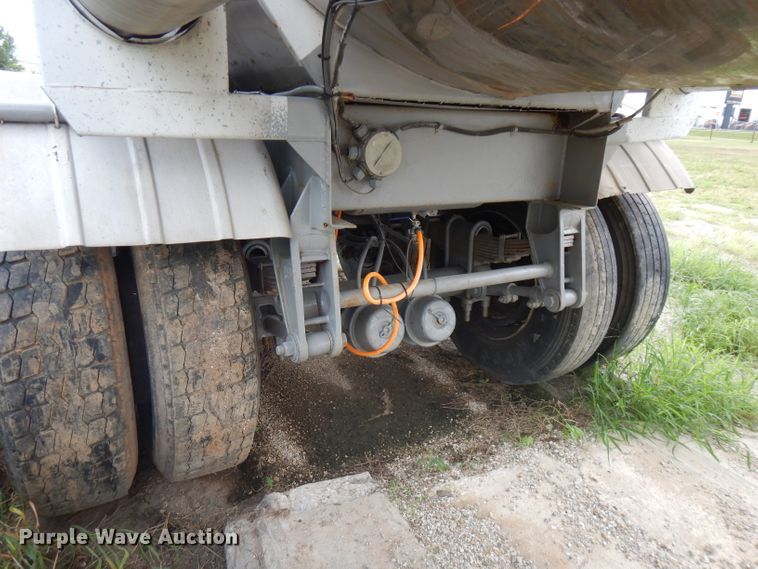 image for item FN9302 1987 Bar-Bel Fab Co. tank trailer