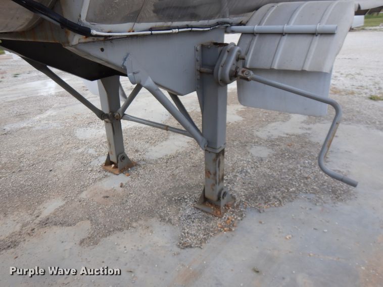 image for item FN9302 1987 Bar-Bel Fab Co. tank trailer