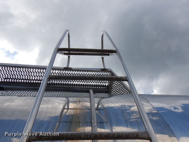 image for item FN9302 1987 Bar-Bel Fab Co. tank trailer