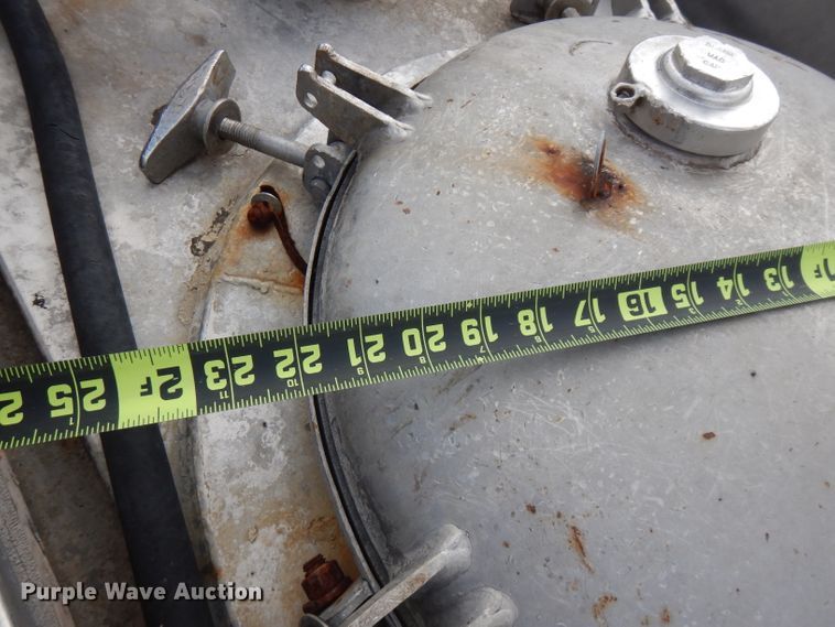 image for item FN9302 1987 Bar-Bel Fab Co. tank trailer