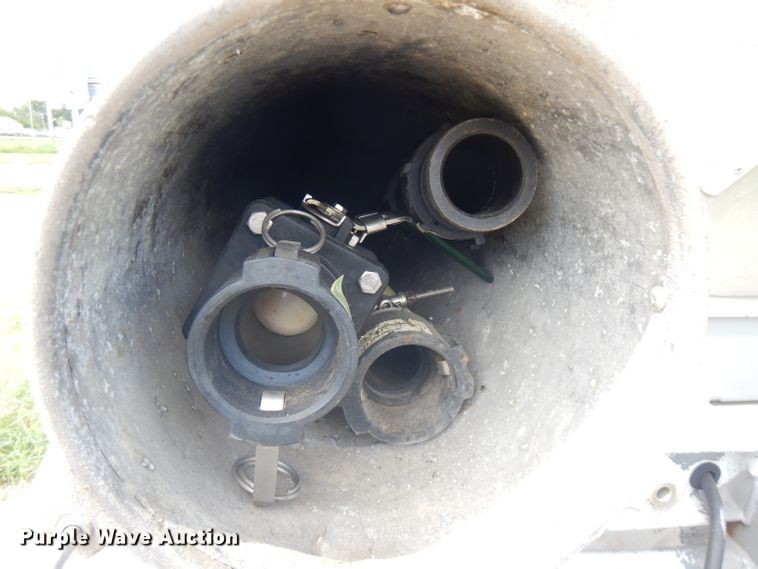 image for item FN9302 1987 Bar-Bel Fab Co. tank trailer