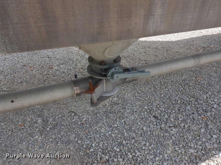 image for item FN9304 1984 Fruehauf pneumatic dry bulk trailer