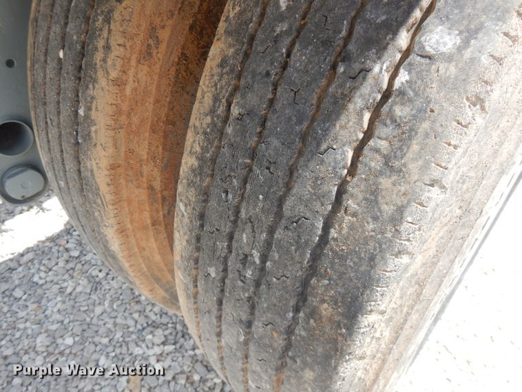 image for item FN9304 1984 Fruehauf pneumatic dry bulk trailer