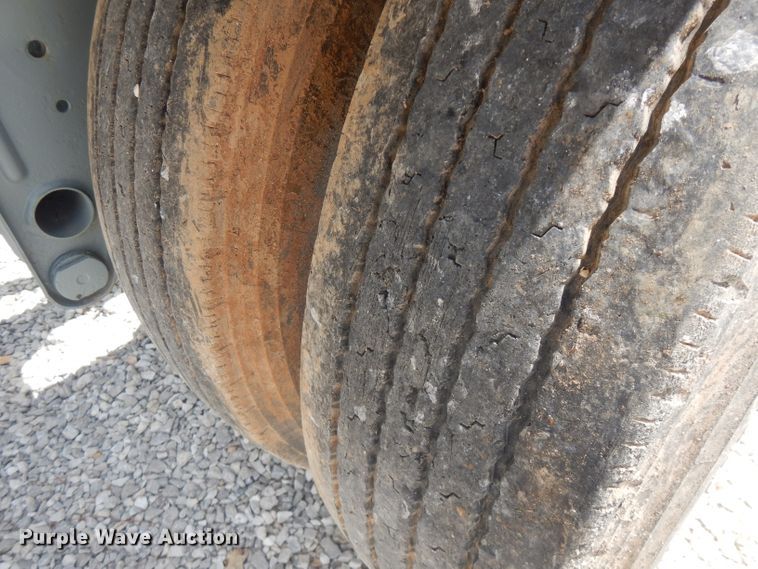 image for item FN9304 1984 Fruehauf pneumatic dry bulk trailer