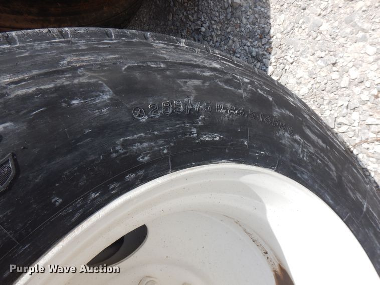 image for item FN9304 1984 Fruehauf pneumatic dry bulk trailer