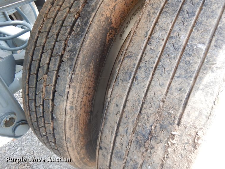 image for item FN9304 1984 Fruehauf pneumatic dry bulk trailer