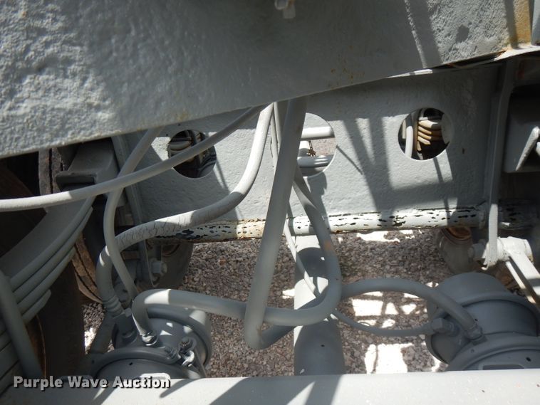 image for item FN9304 1984 Fruehauf pneumatic dry bulk trailer