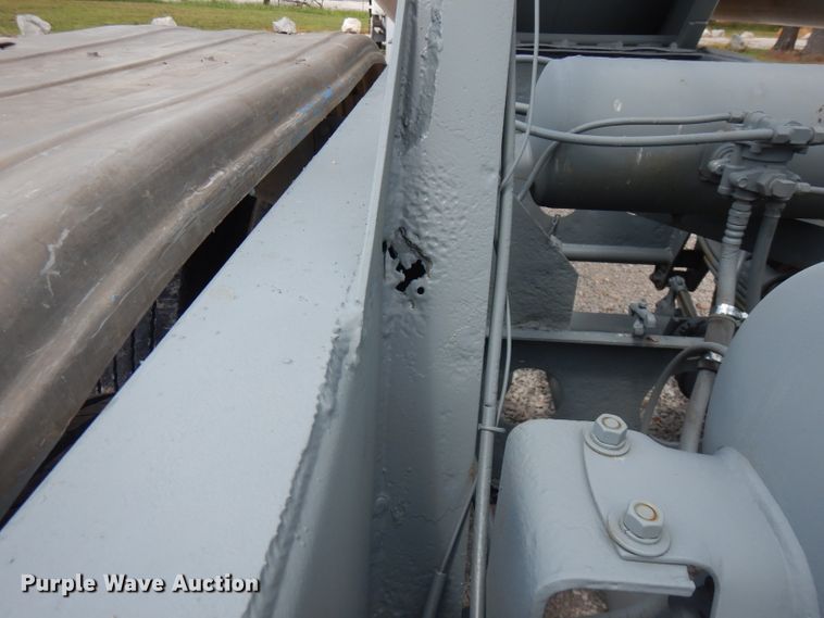 image for item FN9304 1984 Fruehauf pneumatic dry bulk trailer