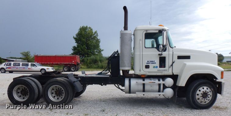 image for item FN9306 2008 Mack CHU  semi truck