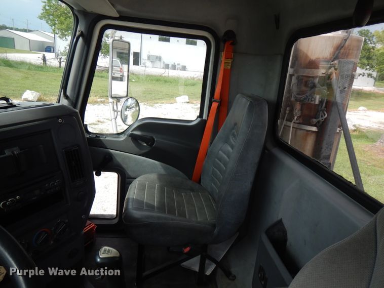 image for item FN9306 2008 Mack CHU  semi truck