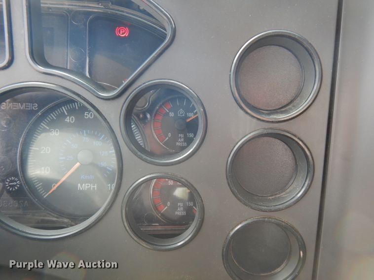 image for item FN9306 2008 Mack CHU  semi truck