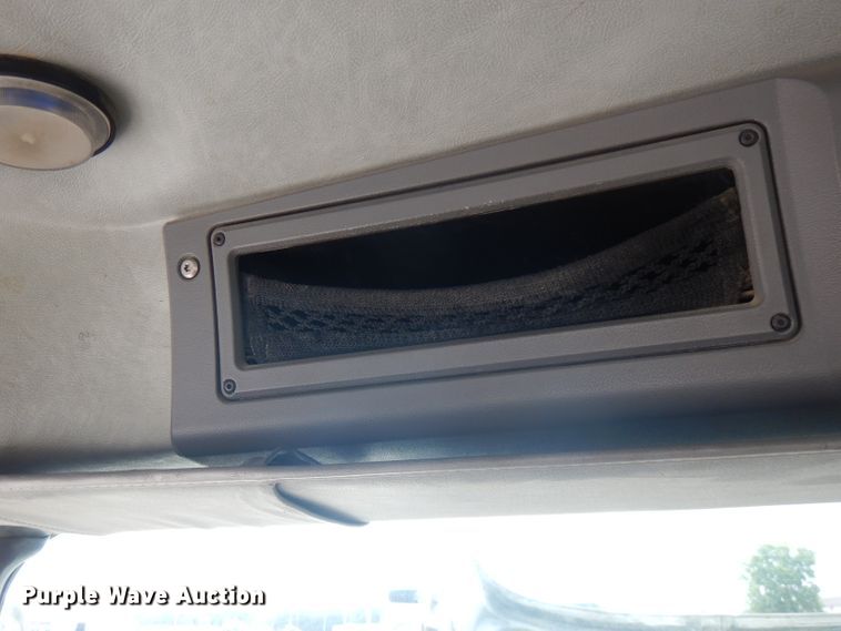 image for item FN9306 2008 Mack CHU  semi truck