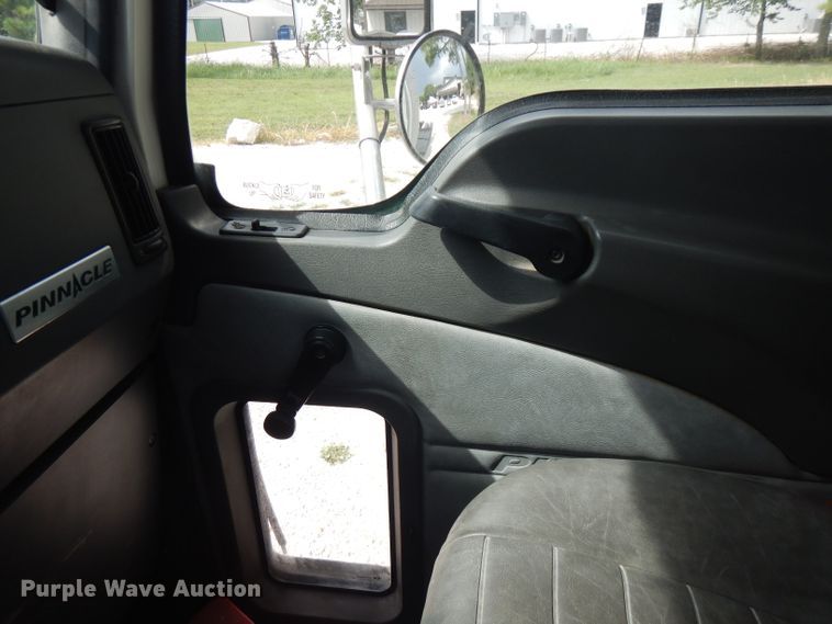 image for item FN9306 2008 Mack CHU  semi truck