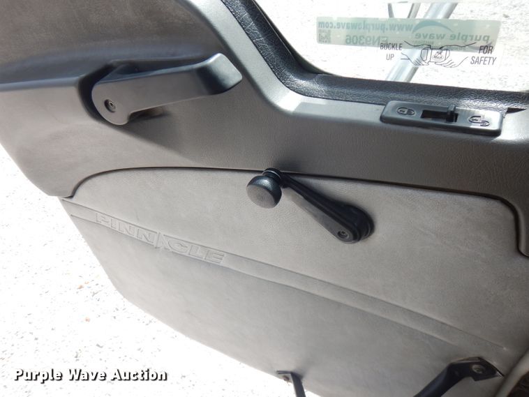 image for item FN9306 2008 Mack CHU  semi truck