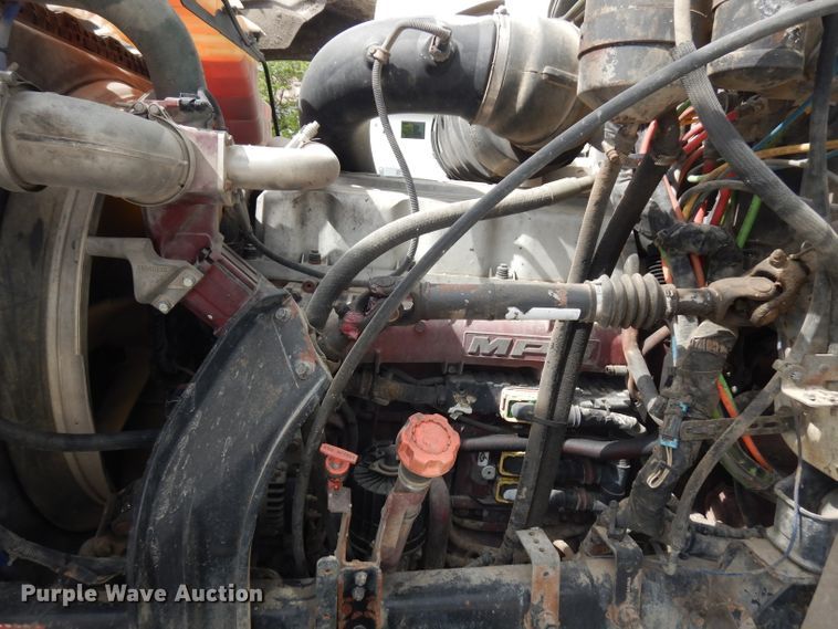 image for item FN9306 2008 Mack CHU  semi truck