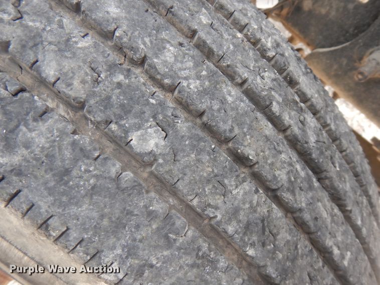 image for item FN9306 2008 Mack CHU  semi truck