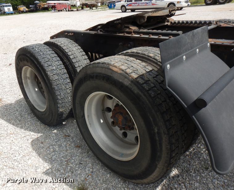 image for item FN9306 2008 Mack CHU  semi truck