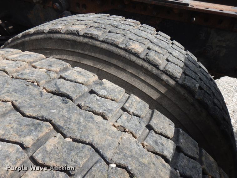 image for item FN9306 2008 Mack CHU  semi truck