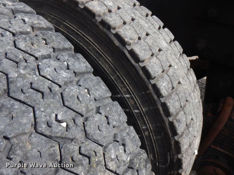 image for item FN9306 2008 Mack CHU  semi truck