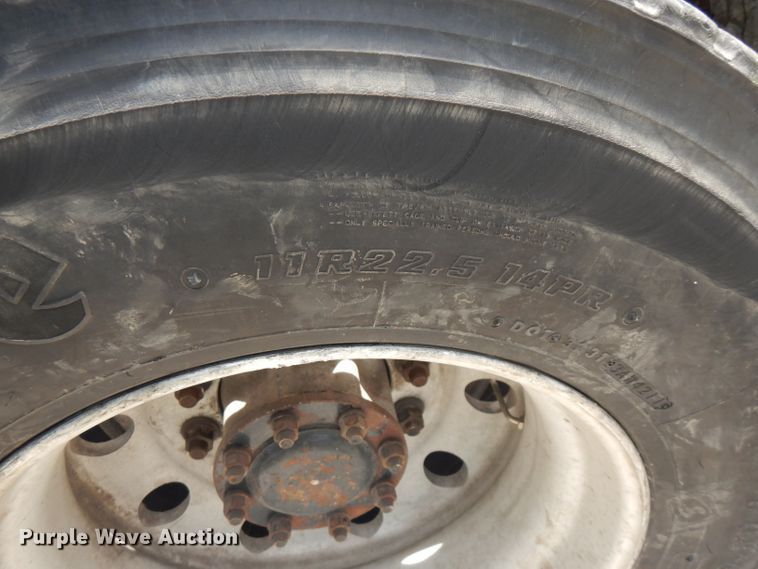 image for item FN9306 2008 Mack CHU  semi truck