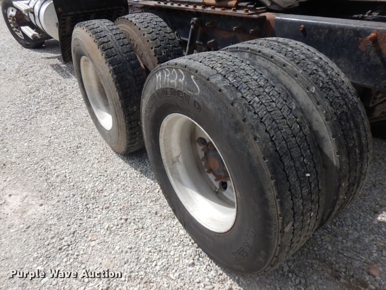 image for item FN9306 2008 Mack CHU  semi truck