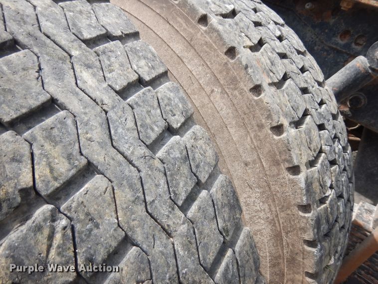 image for item FN9306 2008 Mack CHU  semi truck