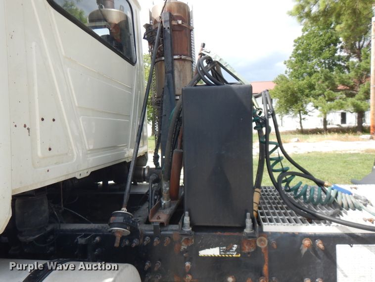 image for item FN9306 2008 Mack CHU  semi truck