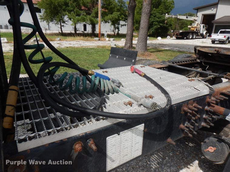 image for item FN9306 2008 Mack CHU  semi truck