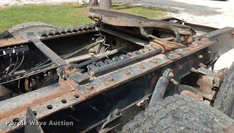 image for item FN9306 2008 Mack CHU  semi truck