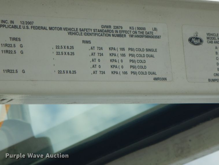 image for item FN9306 2008 Mack CHU  semi truck