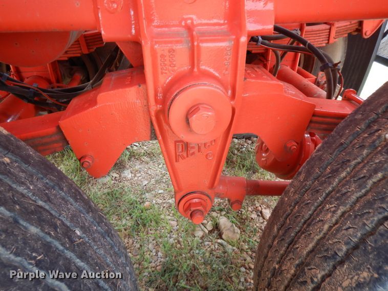 image for item FN9308 2004 Heil tank trailer