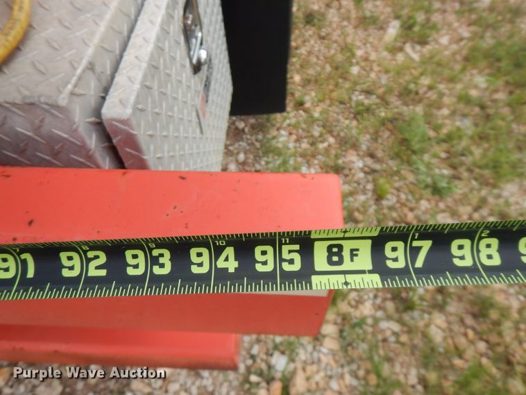 image for item FN9308 2004 Heil tank trailer